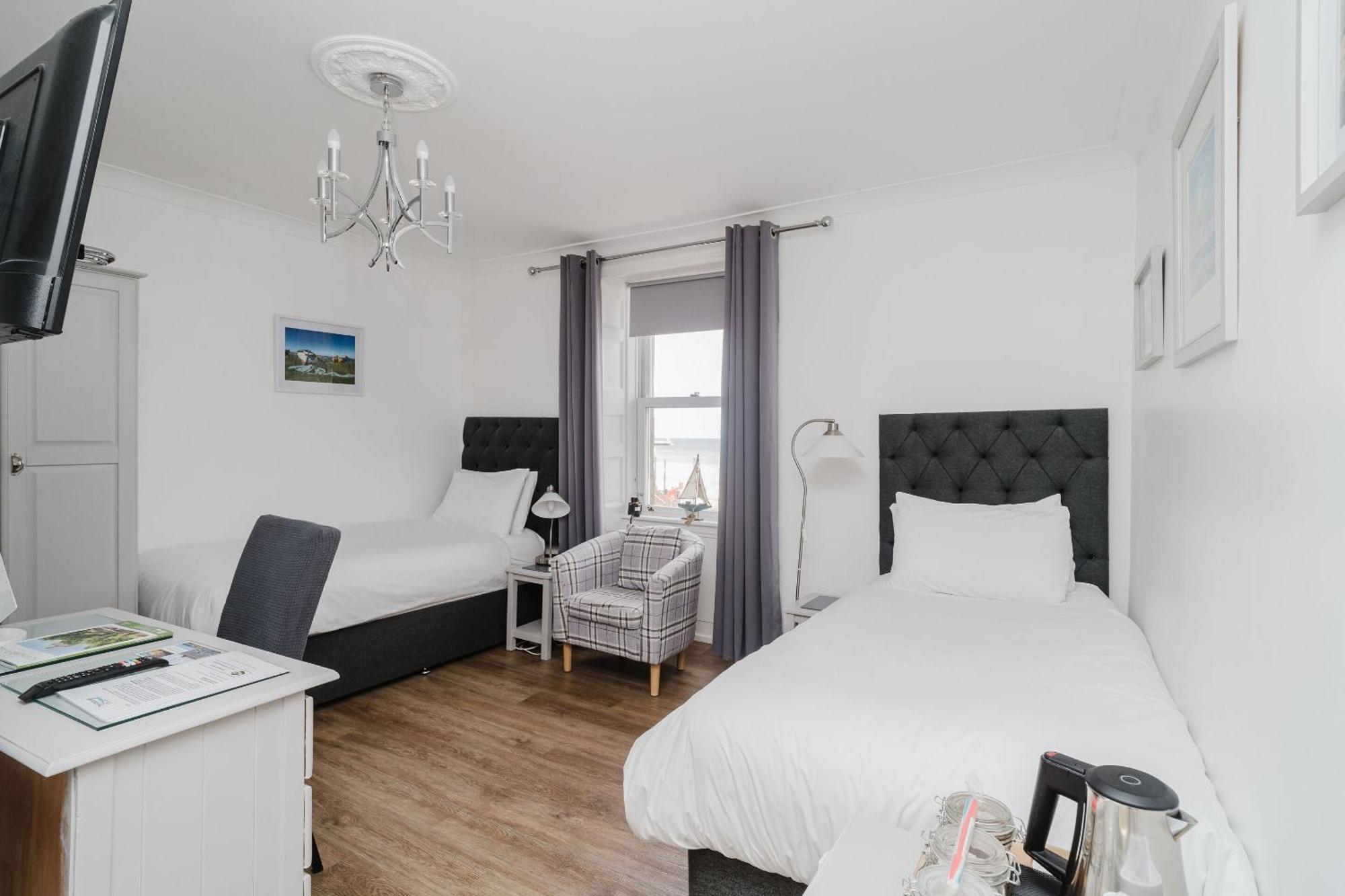 The Roxburgh Guest Accommodation Berwick Upon Tweed Room photo